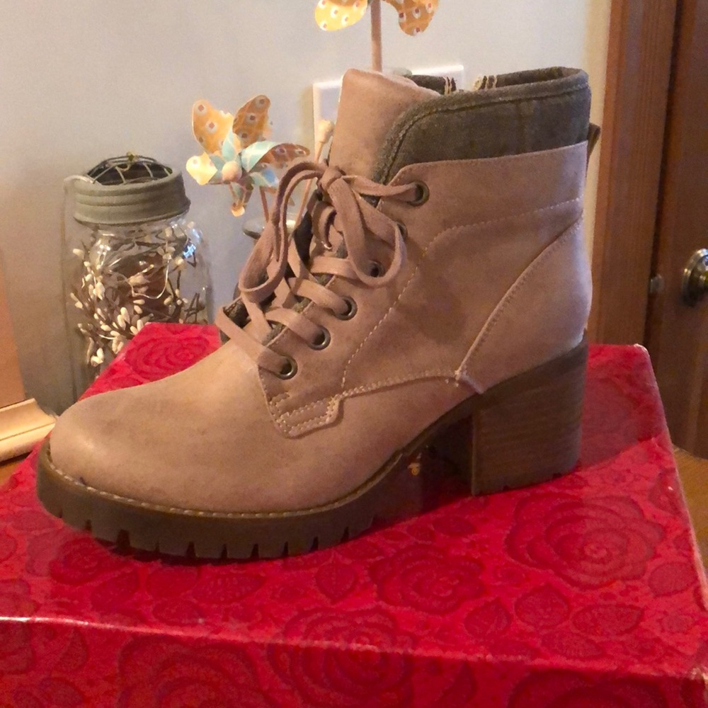 Women’s boots